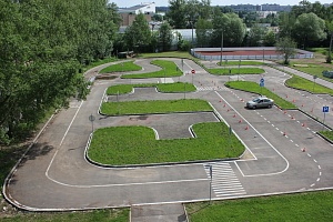 Площадка для обучения в автошколе политехнического колледжа №50. Фото: zelcollege50.mskobr.ru
