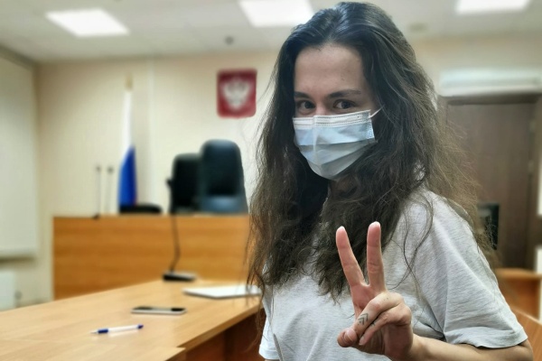 Александра Калистратова в суде. Фото со страницы Марии Эйсмонт в Facebook