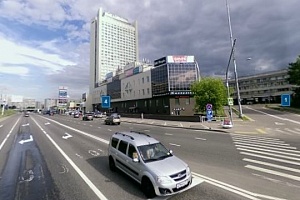 Савелкинский проезд между «Флейтой» и ТЦ «Савелки». Фрагмент панорамы с сервиса Атлас Москвы