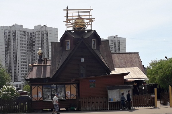 Новые купола на храме Сергия Радонежского в 16 микрорайоне. Фото «Зеленоград24»