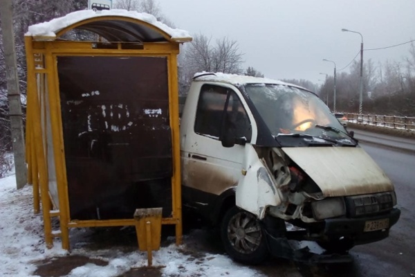 Последствия аварии. Фото из группы «Автомобилисты ЖК «Пятница» Брёхово» в соцсети «ВКонтакте»