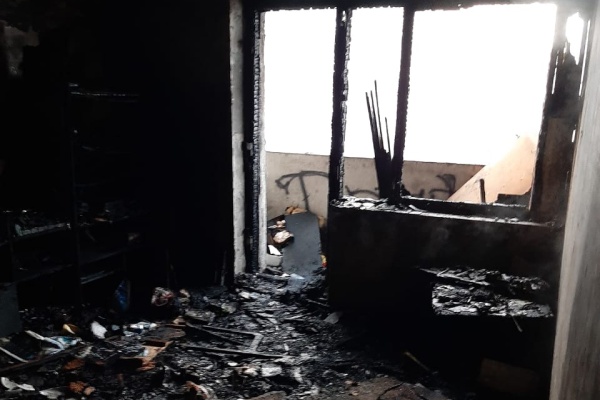 Сгоревшая квартира в корпусе 828Б. Фото МЧС Зеленограда