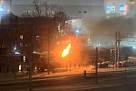 На улице Панфилова возле железной дороги сгорела бытовка строителей