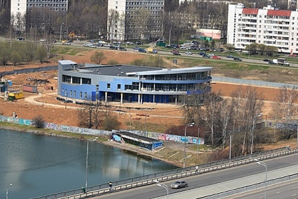 Недостроенный «Аквапарк». Фото с сайта zlngrd.ru
