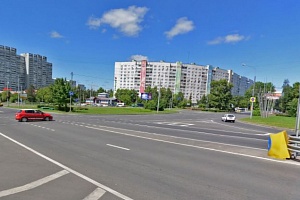 Пересечение Панфиловского проспекта и Солнечной аллеи в района места ДТП. Фрагмент панорамы с сервиса Яндекс.Карты