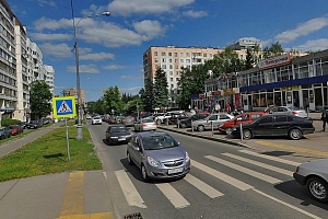 Пешеходный переход на улице Летчика Полагушина. Скриншот с сервиса maps.ya.ru