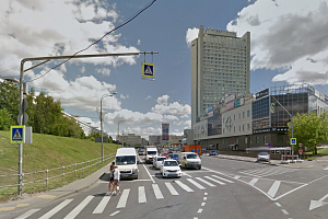 Савелкинский проезд между «Флейтой» и ТЦ «Савелки». Фрагмент панорамы с сервиса Google Maps
