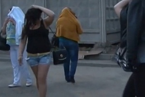 Задержание проституток. Скриншот с видео (оперативная съемка ГУ МВД России по Московской области).