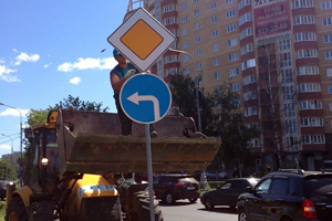 Изменился знак на въезде на Старокрюковский проезд. Фото: Константин Антонович