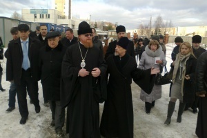 Владимир Ресин и епископ Подольский Тихон на месте будущего храма