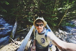 Антон Глазов на тропе Тихоокеанского хребта. Фото из Instagram путешественника