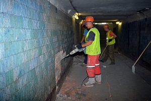 Работы в подземном переходе. Фото: zelao.ru