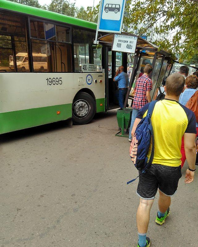 Автобус 400 речной вокзал. Автобус 400 Зеленоград Речной вокзал. Вокзальный автобус. Речной вокзал автобусы. Станция маршруток..