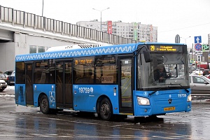Малогабаритный автобус ЛиАЗ-4292.60 у станции Крюково. Фото: fotobus.msk.ru