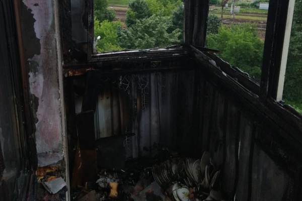 Сгоревший балкон. Фото МЧС Зеленограда