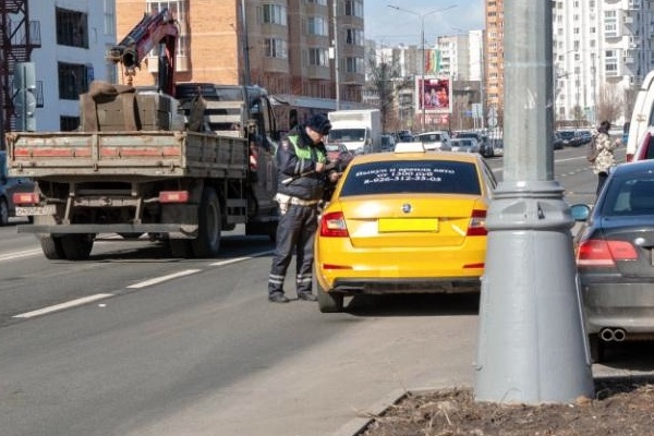Проверка такси. Фото пресс-службы УВД Зеленограда