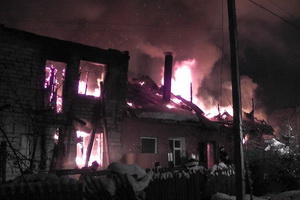 Пожар в Алабушево. Фото пользователя Разведчик с портала «Мобильный репортер»