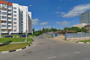 Вид с Березовой аллеи на местный проезд у корпуса 456. Скриншот с сервиса maps.ya.ru