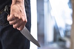 Молодой безработный напал с ножом на жителя «нового города»