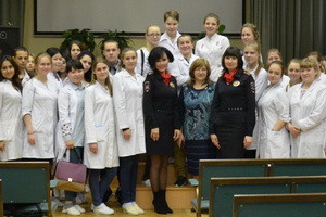 Инспекторы ГИБДД встретились с будущими медиками. Фото ГИБДД Зеленограда