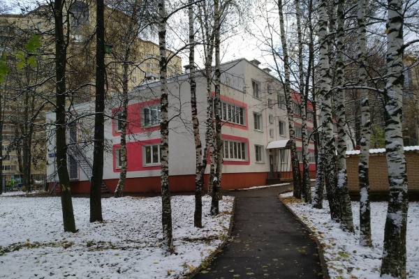Школа в корпусе 822. Фото с сервиса Яндекс.Карты