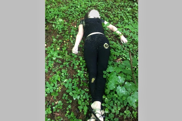 Труп неизвестной женщины, найденный в лесу у деревни Подолино. Фото пресс-службы ОМВД Солнечногорска