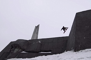 Кадр ролика из видео из группы Adidas Snowboarding в сети «ВКонтакте»