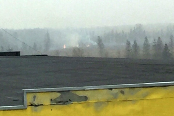 Пожар напротив 20 микрорайона. Фото прислал Nike Koroteev