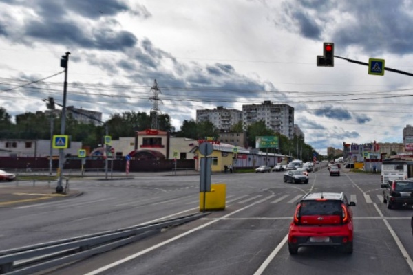 Перекресток улиц Логвиненко и Андреевка. Фрагмент панорамы с сервиса Яндекс.Карты