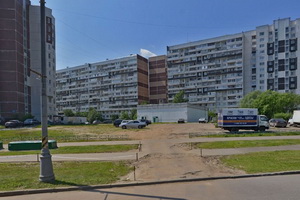 Участок под парковку между корпусами 1471 и 1432. Фрагмент панорамы с сервиса Яндекс.Карты