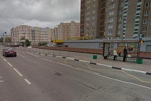 Остановка «Супермаркет «Проспект» на Панфиловском проспекте. Фрагмент панорамы с сервиса Google Maps