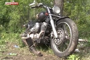 Мотоцикл на месте происшествия. Кадр из репортажа LifeNews.ru