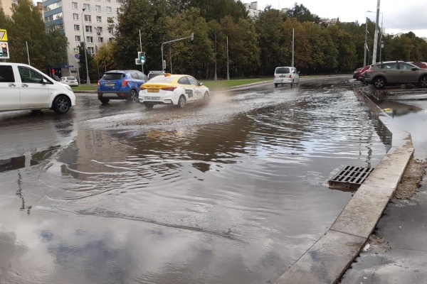 Потоп на Центральном проспекте. Архивное фото «Зеленоград24»