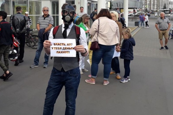 Участник антимусорного митинга в Зеленограде. Архивное фото «Зеленоград24»