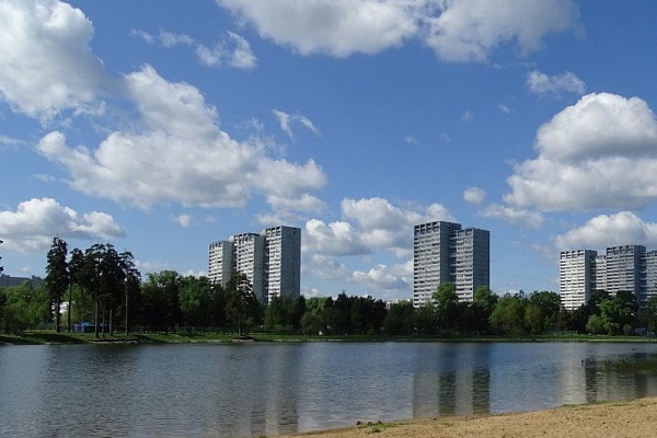 Школьное озеро. Фото с сайта vev.ru