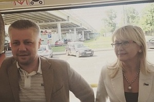  Евгений Михайлов и Екатерина Сваровски во время поездки в автобусе №28. Фото из Instagram Сваровски