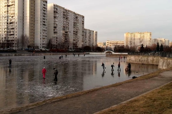 Дети на Михайловском пруду. Фото из Instagram