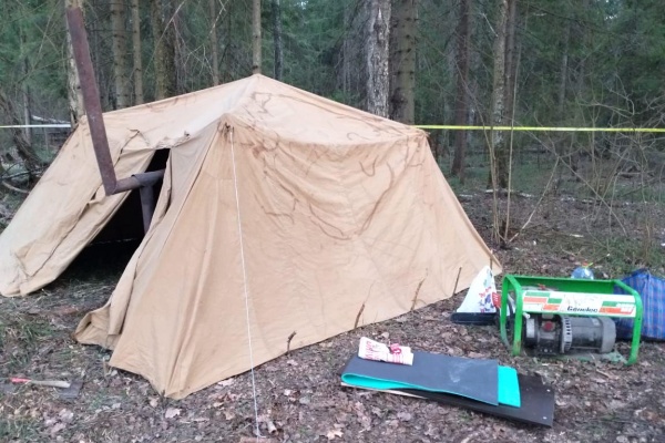 Палатка активистов рядом со стройкой. Фото с сайта ecmo.ru