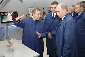Геннадий Красников и Владимир Путин. Фото: mikron.ru