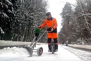 Новая уборка снега в Зеленограде. Кадр из видео