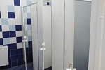 Универсальные и индивидуальные системы перегородок для туалетов в Москве