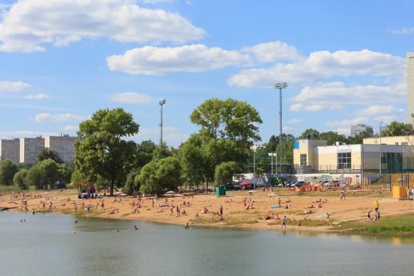 Пляж на Большом городском пруду. Фото с сайта zen.yandex.ru