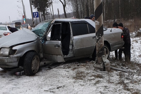 Последствия ДТП. Фото очевидцев из сообщества «ЗелАО AUTO | Зеленоград» в соцсети «ВКонтакте»