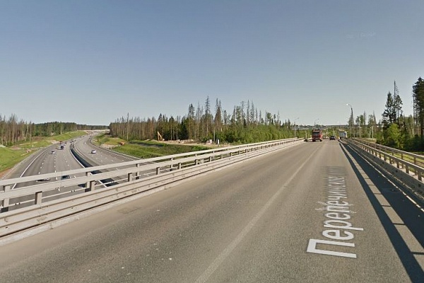 Действующий путепровод через М11 на Перепечинском шоссе. Фрагмент панорамы с сервиса Яндекс.Карты