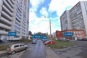 Местный проезд у корпуса 1102. Фрагмент панорамы с сервиса Атлас Москвы