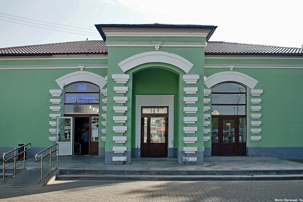 Здание старого вокзала возле станции Крюково. Фото Евгения Чеснокова