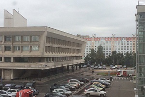 Оцепленное здание префектуры. Фото Юры Смыкова из сообщества «ЗелАО AUTO | Зеленоград» в сети «ВКонтакте»