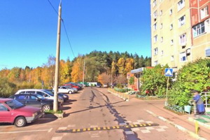 Местный проезд вдоль корпуса 1131. Фрагмент панорамы с сервиса Атлас Москвы