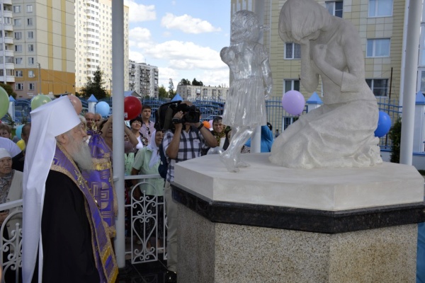 Памятник нерожденным детям. Фото с сайта solreg.ru