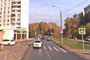 Улица Болдов ручей в районе места ДТП. Фрагмент панорамы с сервиса Атлас Москвы